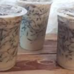 Menyegarkan dengan Es Cincau: Minuman Tradisional yang Lezat dan Sehat